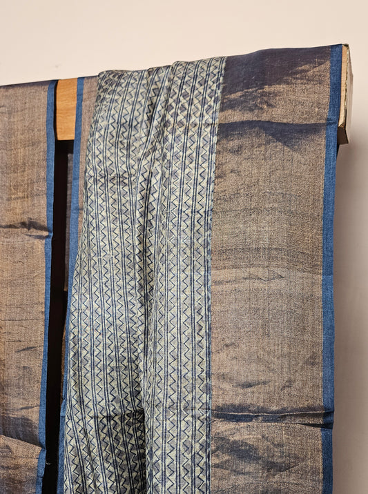 Navy Blue Textured Saree with Geometric Border & Metallic Finish